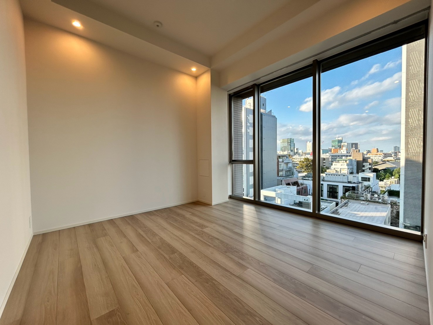 605号室の室内：洋室